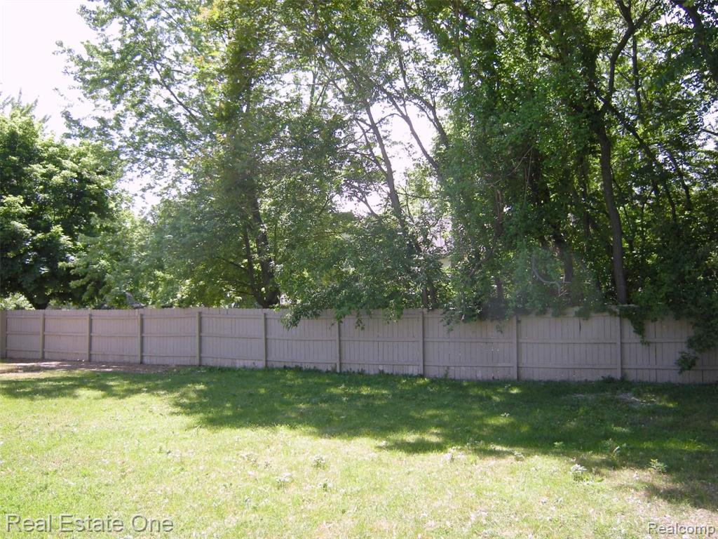 9415 Newburgh Road Livonia, MI 48150 - Photo 32 of 38