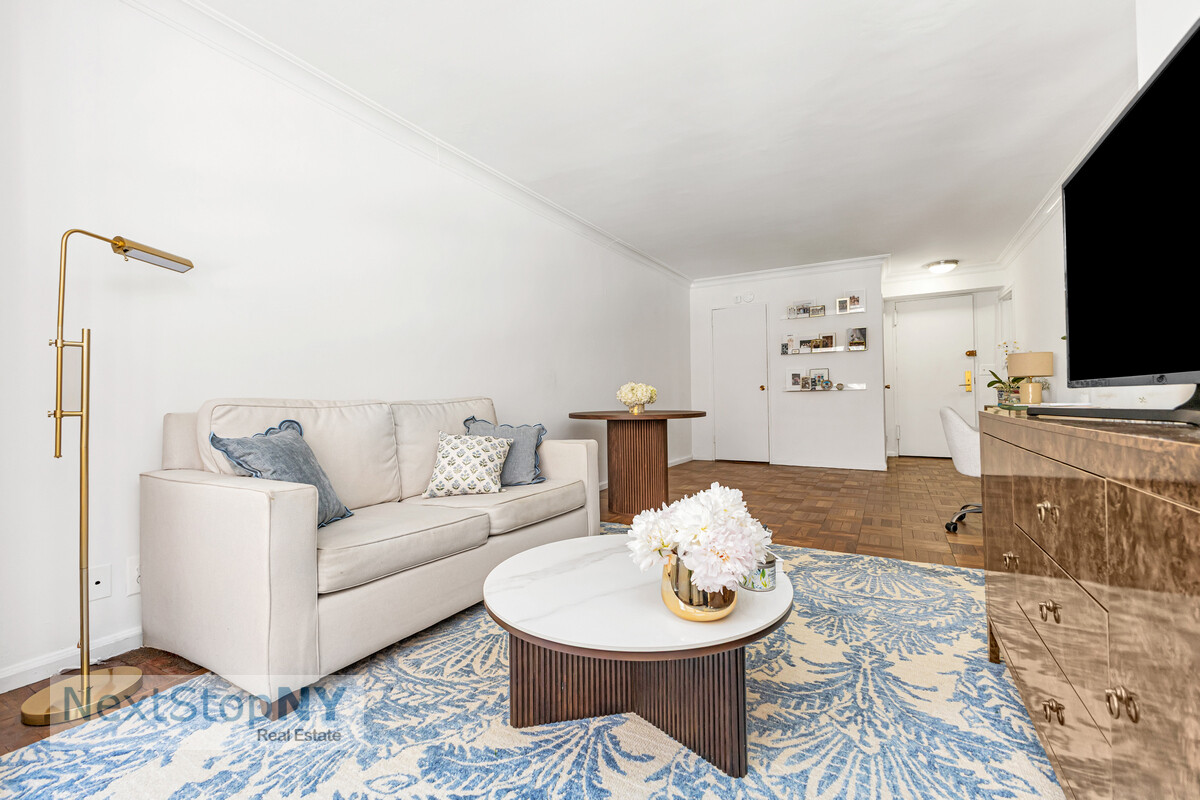 200 East 74th Street, Unit 3G Manhattan, NY 10021 - Photo 3 of 12