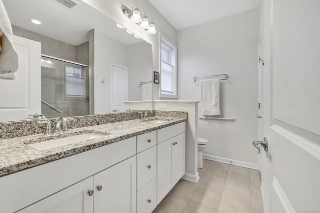 $759,900 | 930 Tillinghast Drive, Unit 930, Oxford, CT 06478