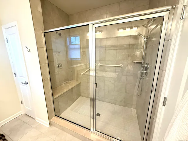 $759,900 | 930 Tillinghast Drive, Unit 930, Oxford, CT 06478