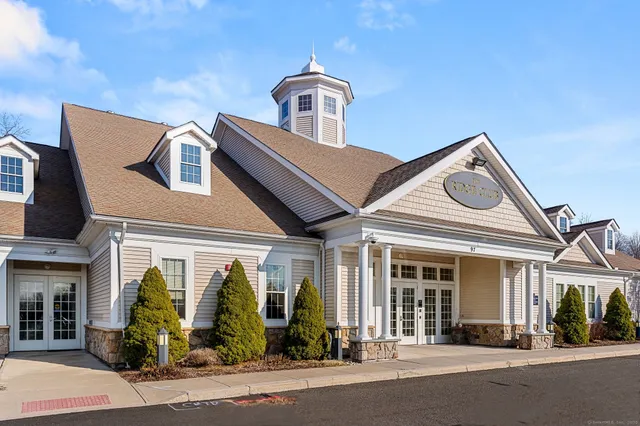 $759,900 | 930 Tillinghast Drive, Unit 930, Oxford, CT 06478