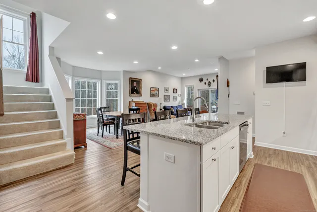 $759,900 | 930 Tillinghast Drive, Unit 930, Oxford, CT 06478