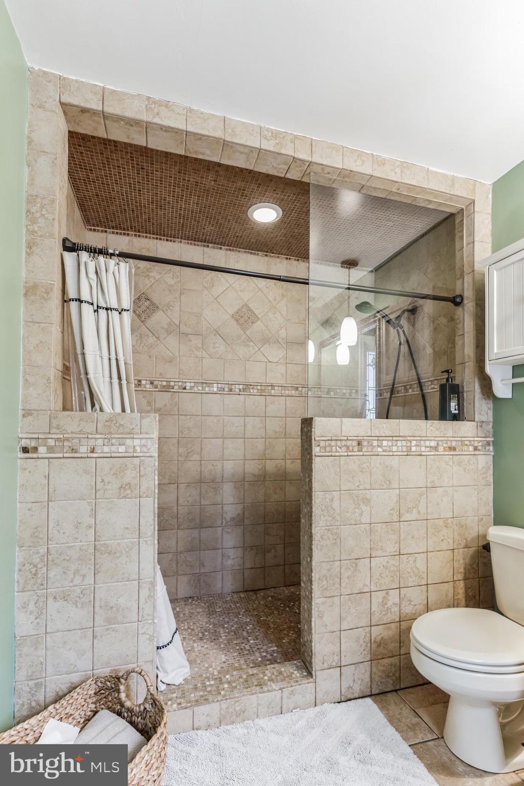 1857 Dixie Line Road Newark, DE 19702 - Photo 30 of 38 Primary bathroom