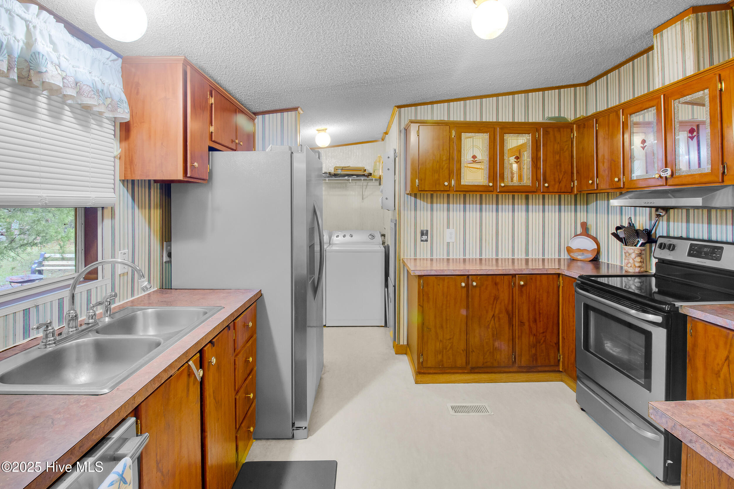 710 West Firetower Road Swansboro, NC 28584 - Photo 6 of 30 10 (6)