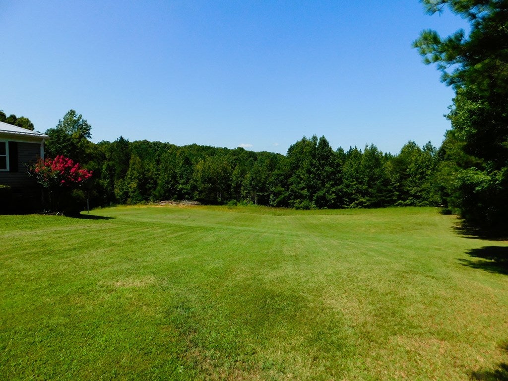 3152 Beulah Road Nathalie, VA 24577 - Photo 50 of 75 Front yard