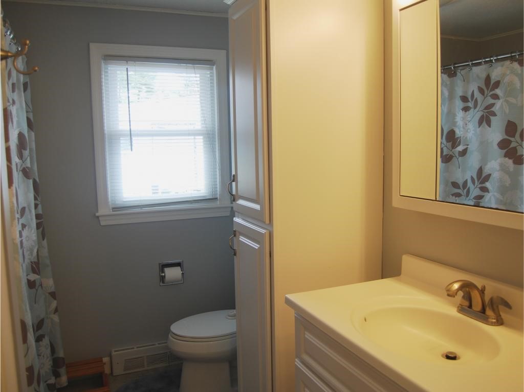 7 Wellesley Road Nashua, NH 03062 - Photo 13 of 31 Gallery Image 13