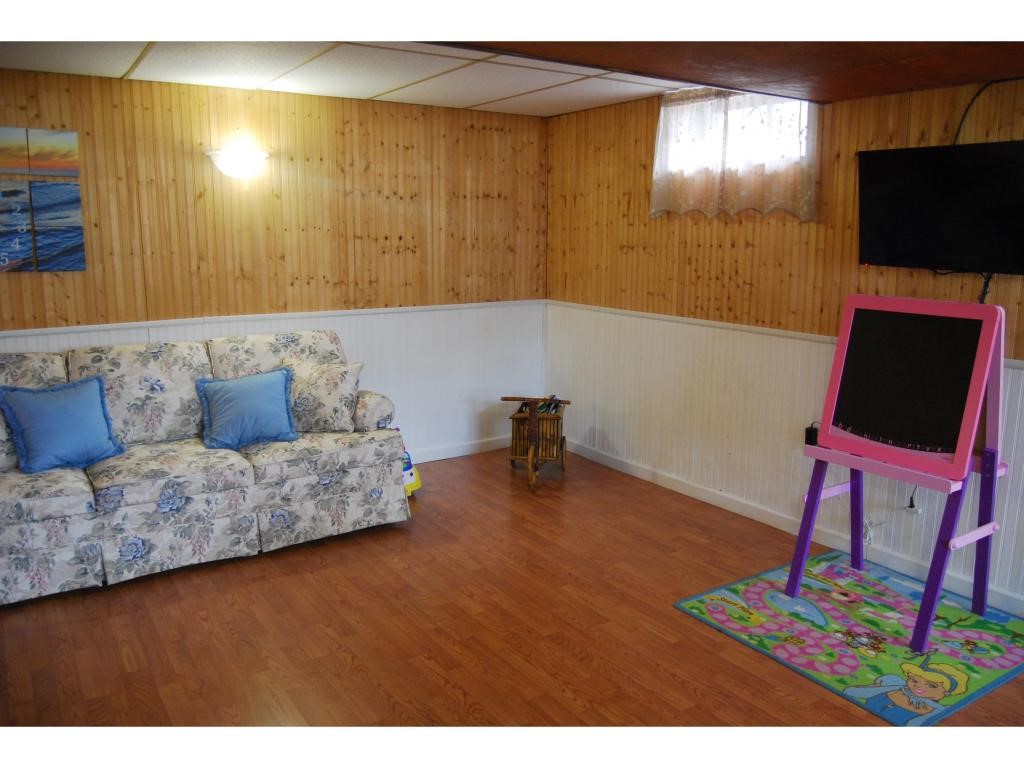 7 Wellesley Road Nashua, NH 03062 - Photo 20 of 31 Gallery Image 20