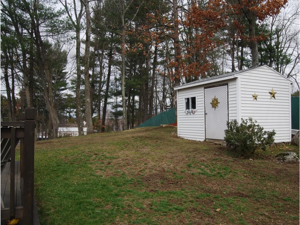 7 Wellesley Road Nashua, NH 03062 - Photo 4 of 31 Gallery Image 4