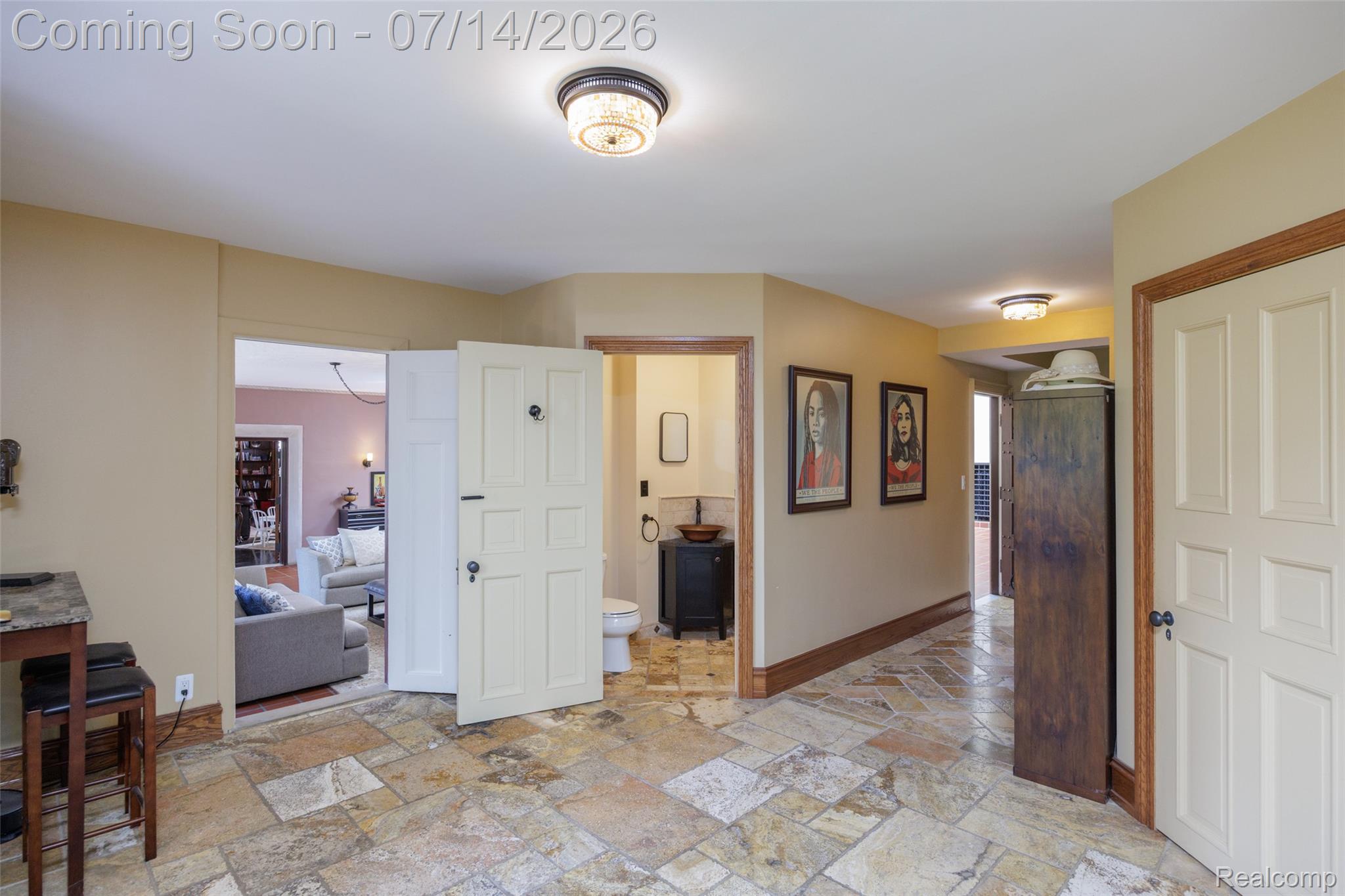 189 Cloverly Road Grosse Pointe, MI 48236 - Photo 26 of 96 Mud room / common area near rear entrance and kitchen.