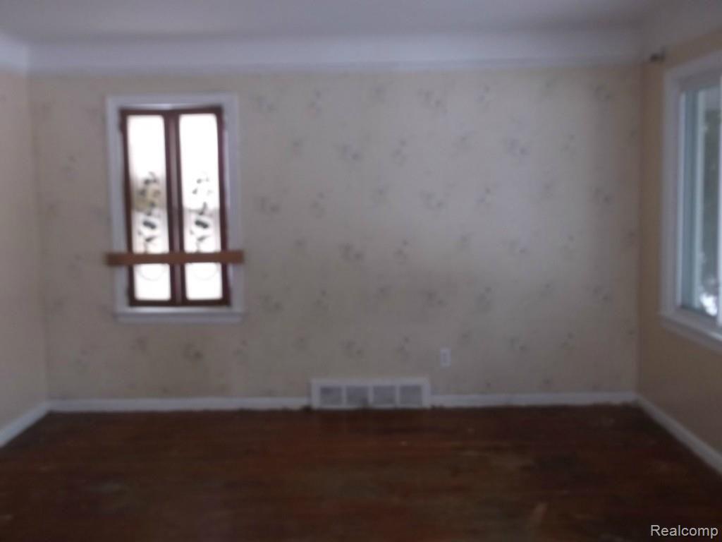 9216 Trinity Street Detroit, MI 48228 - Photo 3 of 11 DSCF2426.jpg