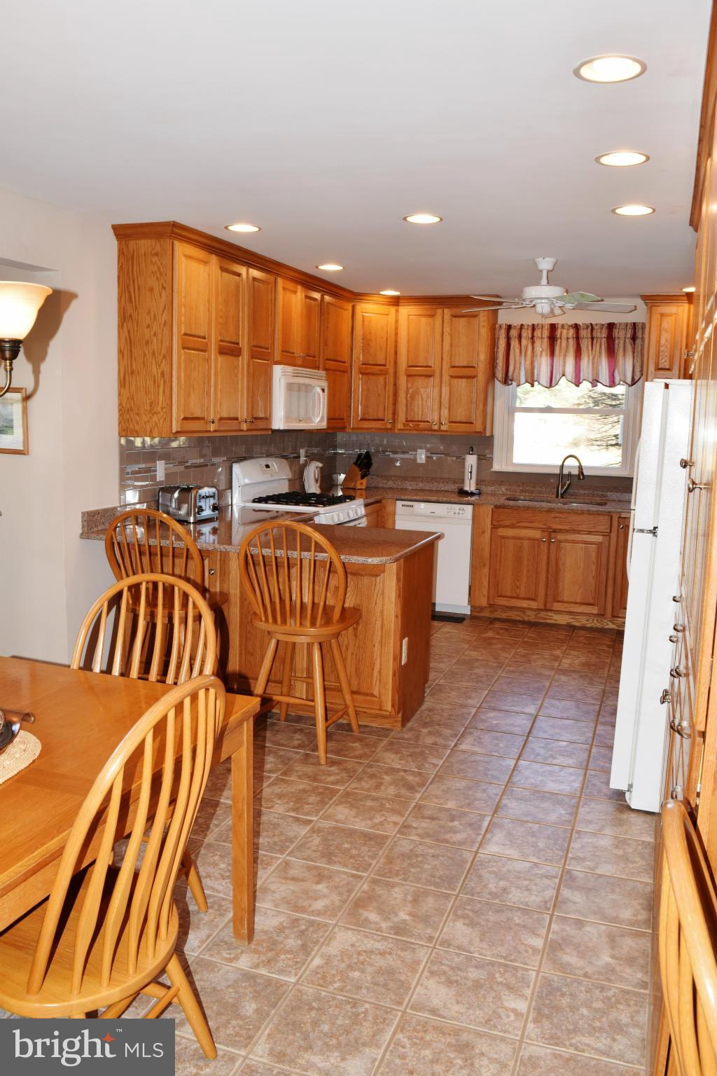 5428 Whitehall Road Cambridge, MD 21613 - Photo 6 of 28 Kitchen