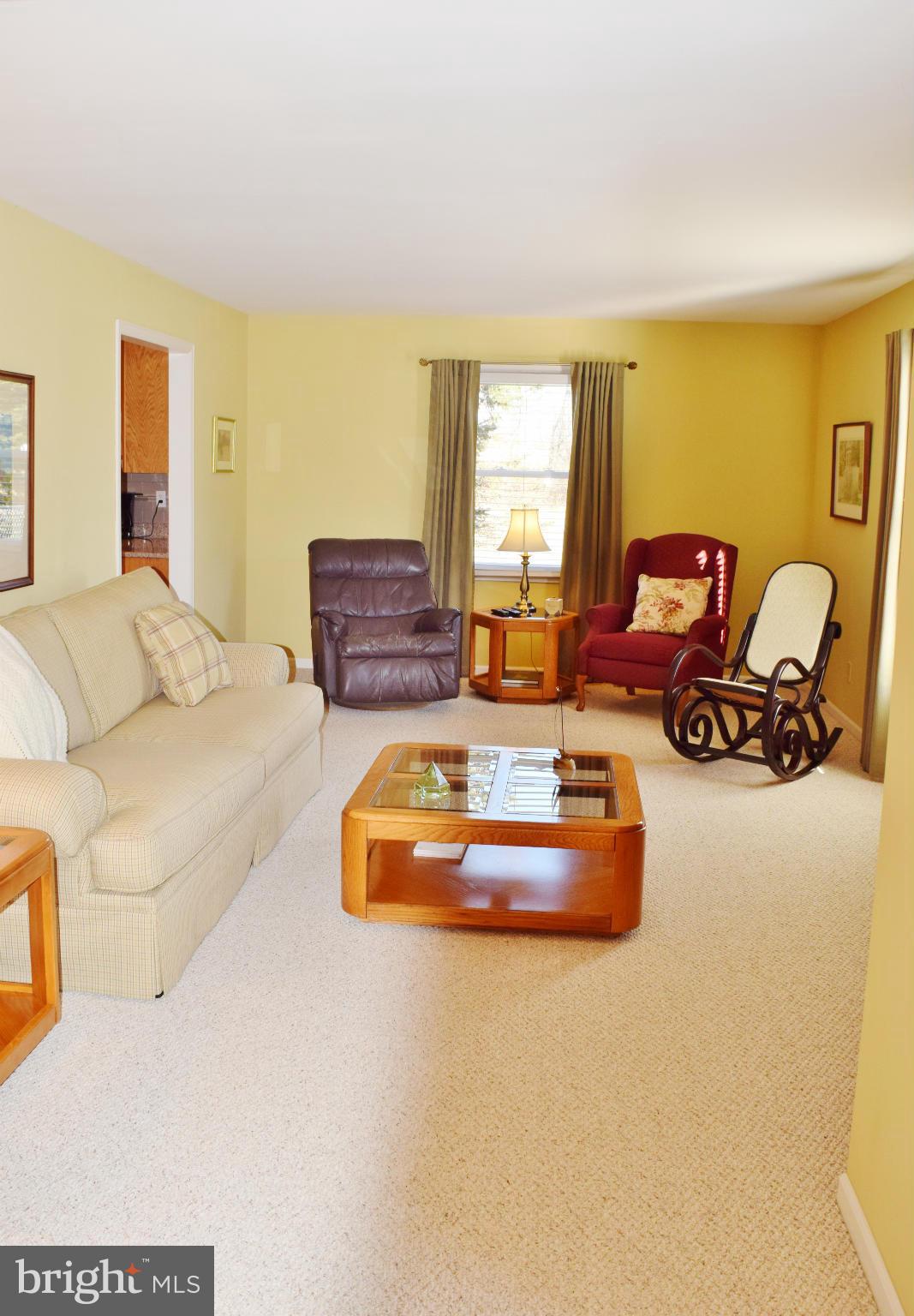 5428 Whitehall Road Cambridge, MD 21613 - Photo 8 of 28 Living Room