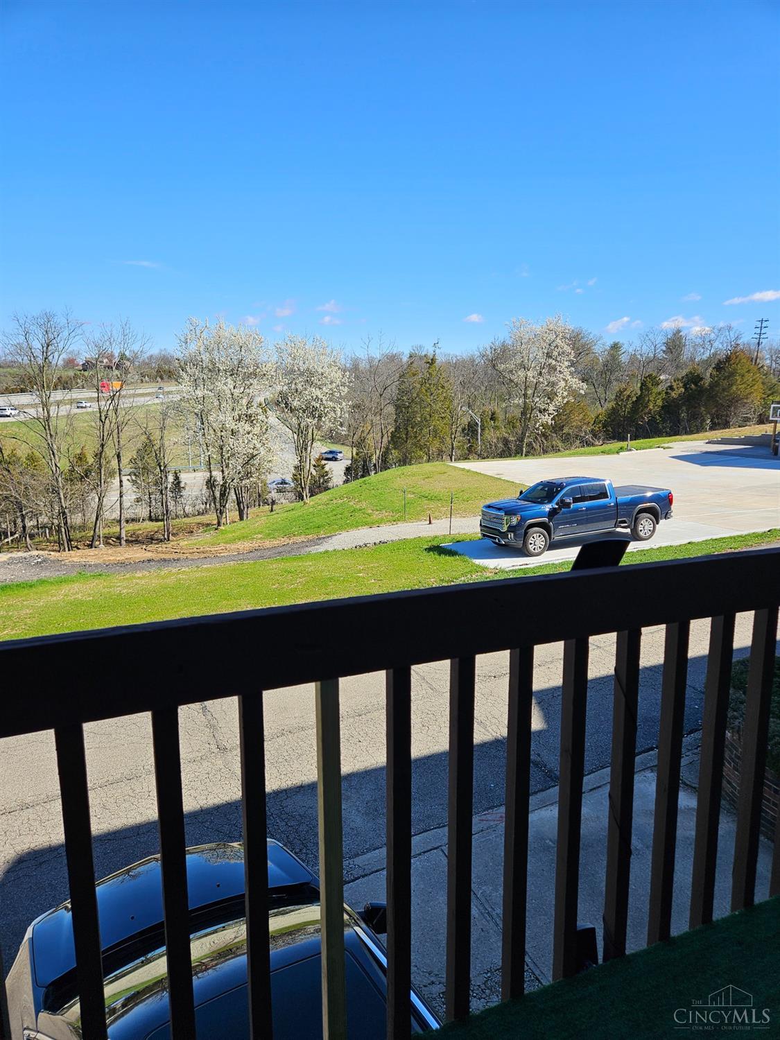 5638 Springdale Road Cincinnati, OH 45251 - Photo 6 of 19