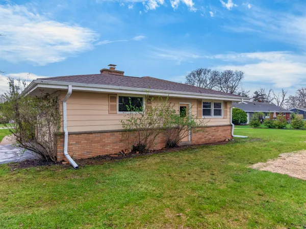 $495,000 | 4325 North 142nd Street, Brookfield, WI 53005