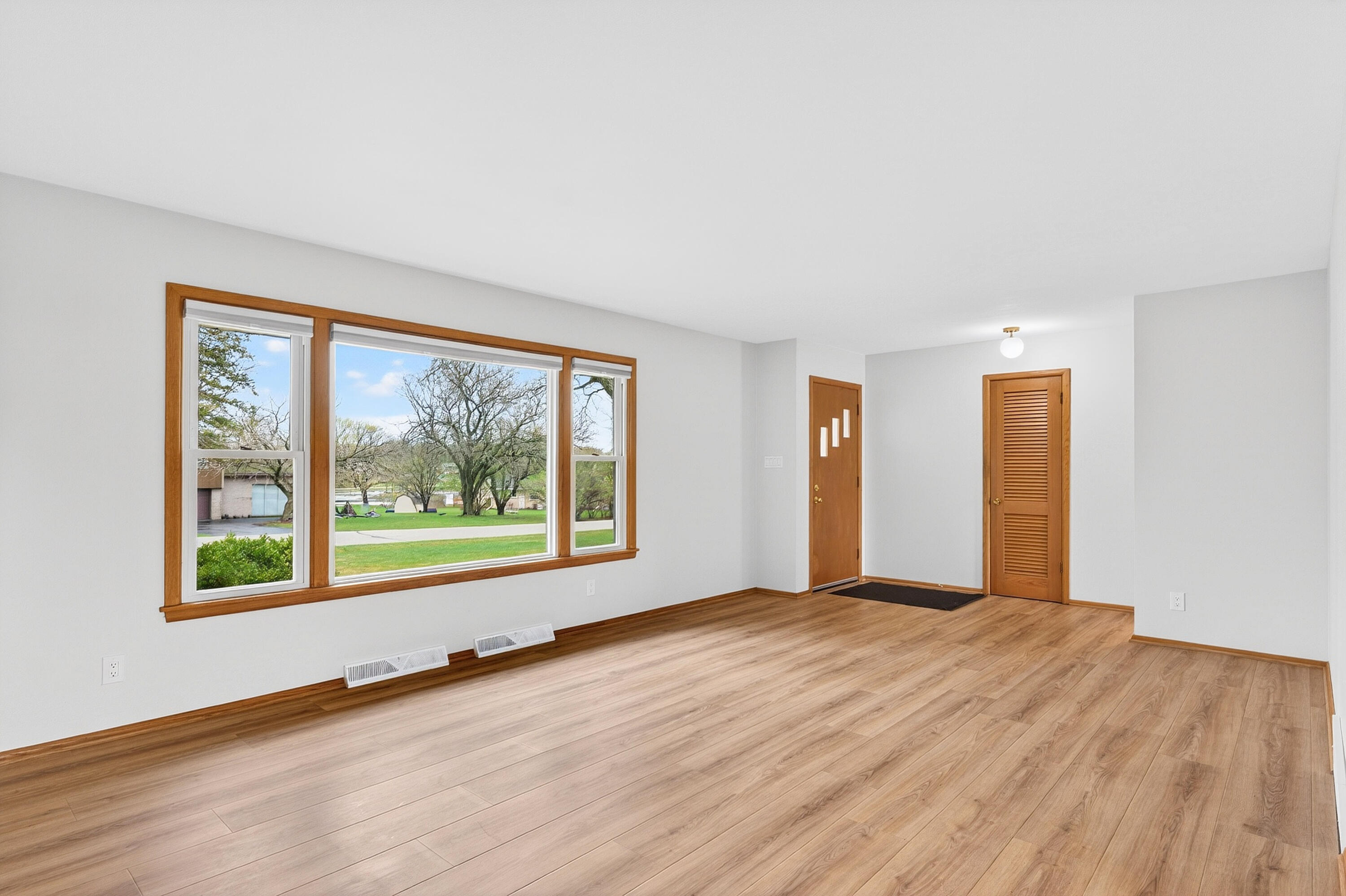 4325 North 142nd Street Brookfield, WI 53005 - Photo 6 of 37 5-print-P1295753