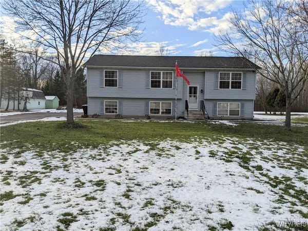 $1,400 | 6926 Maple Drive, Wheatfield, NY 14120