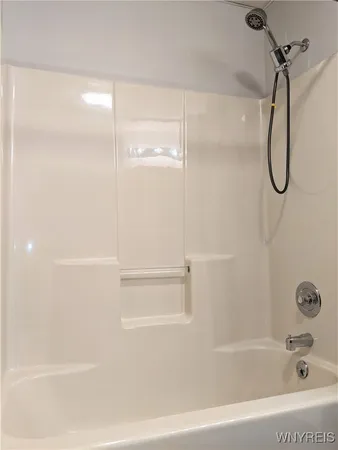 $1,400 | 6926 Maple Drive, Wheatfield, NY 14120