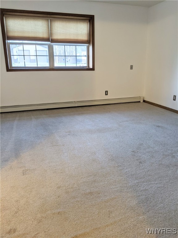 6926 Maple Drive Wheatfield, NY 14120 - Photo 9 of 16 Living room