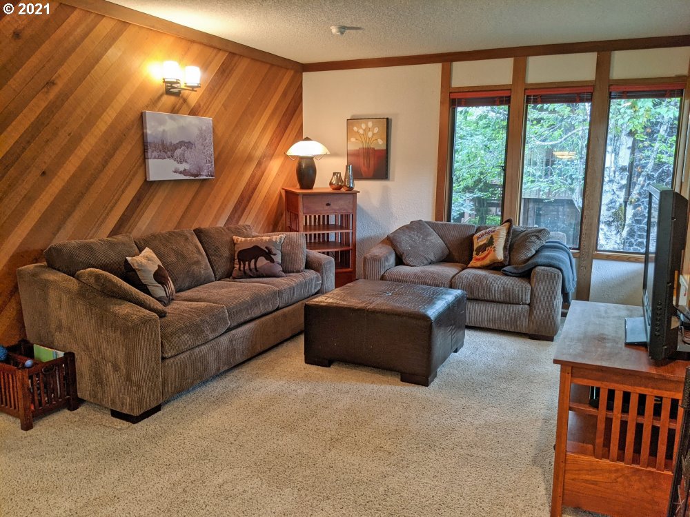 26259 East Welches Road, Unit 6 Welches, OR 97067 - Photo 3 of 30 Gallery Image 3