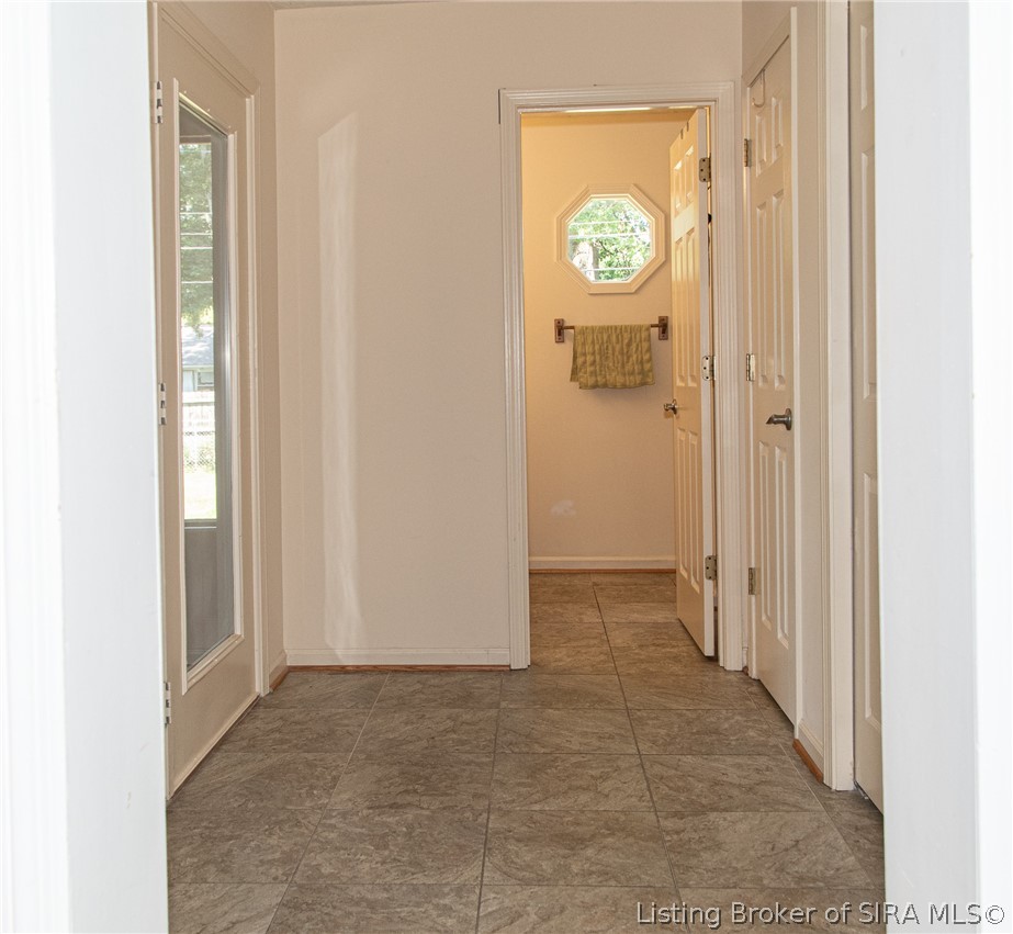 45 Sycamore Road Jeffersonville, IN 47130 - Photo 7 of 38