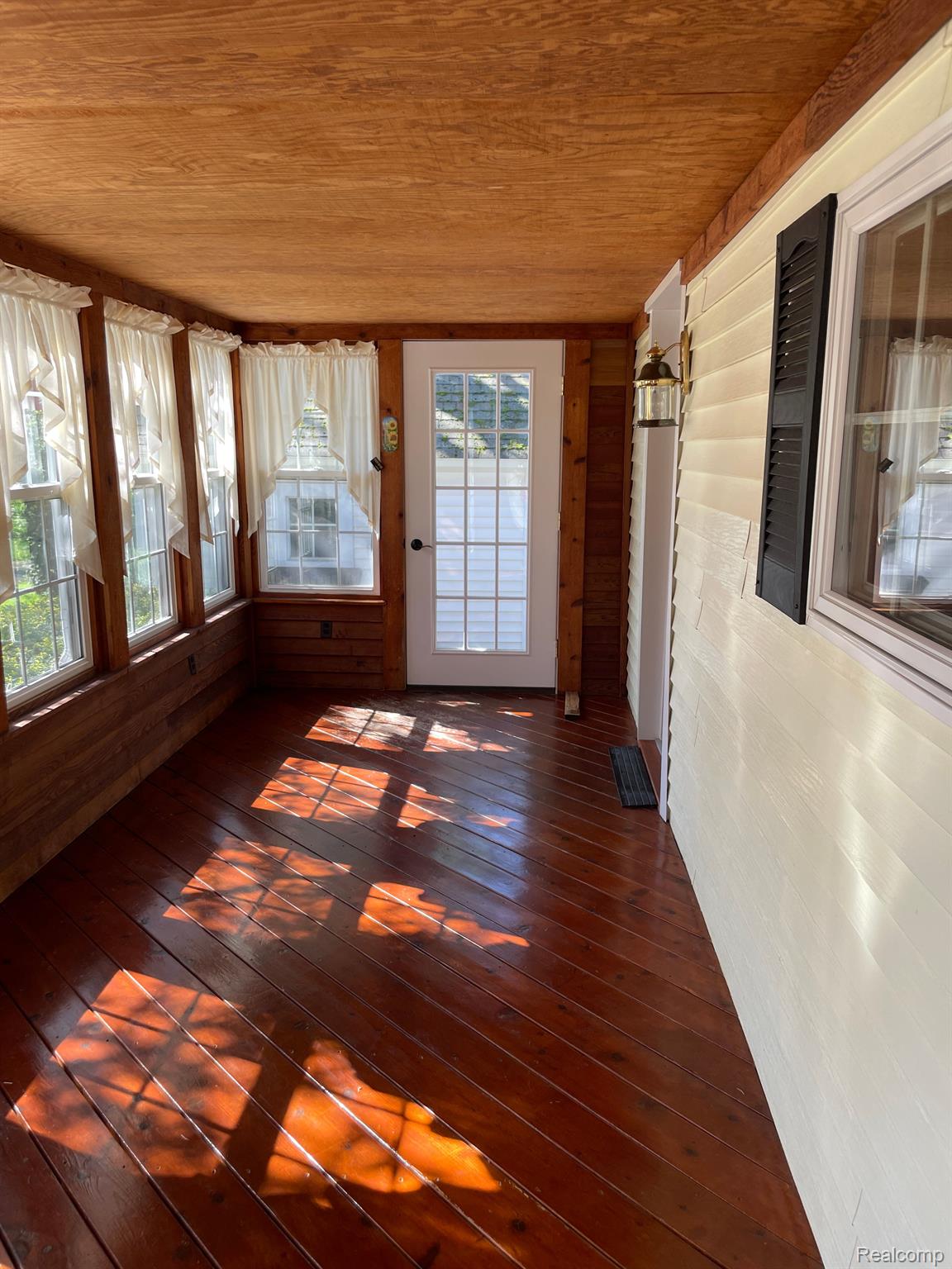 8158 Dryden Road Almont, MI 48003 - Photo 6 of 62 Mudroom/covered porch