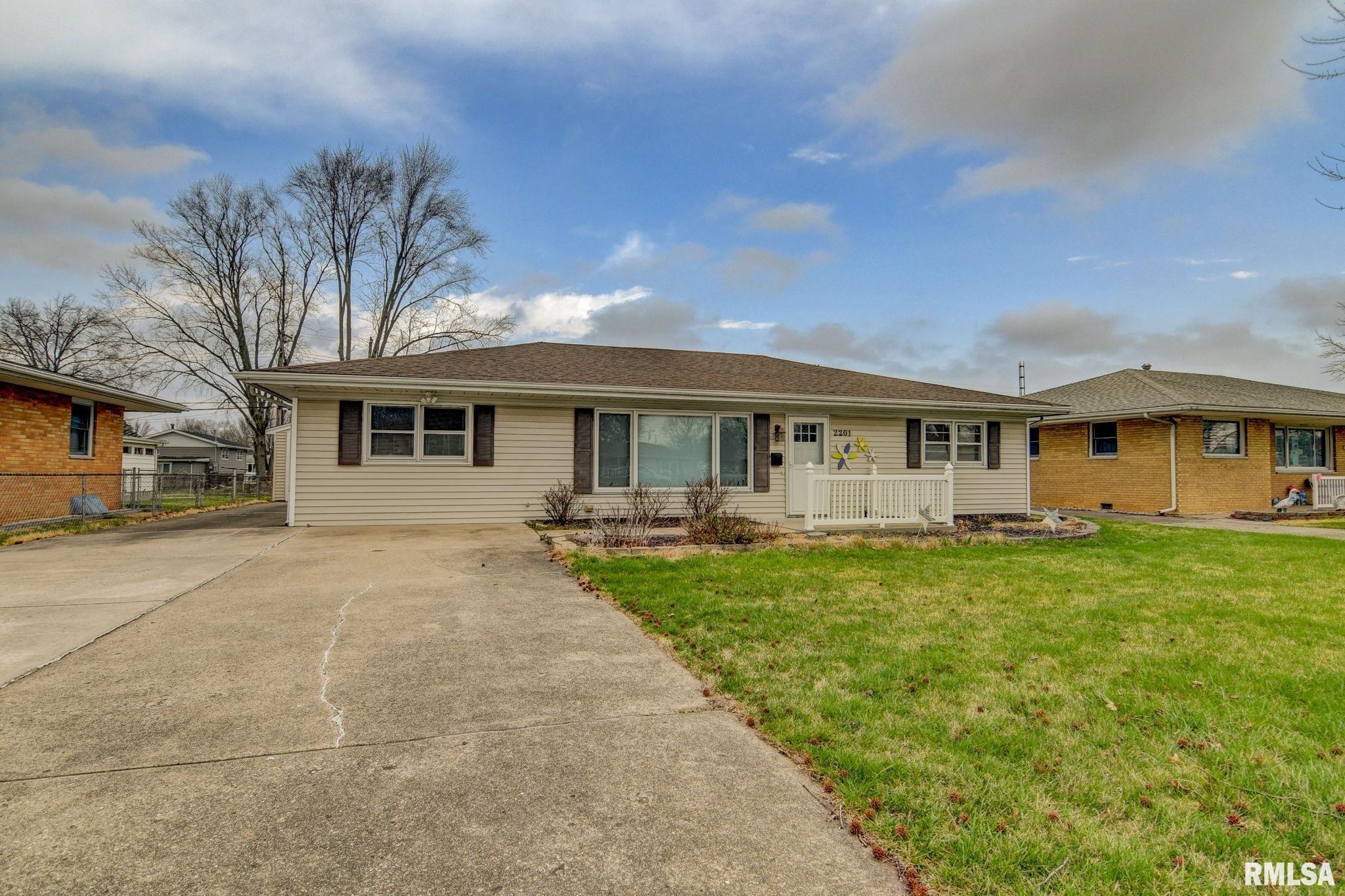 2201 East Sangamon Avenue Springfield, IL 62702 - Photo 1 of 29