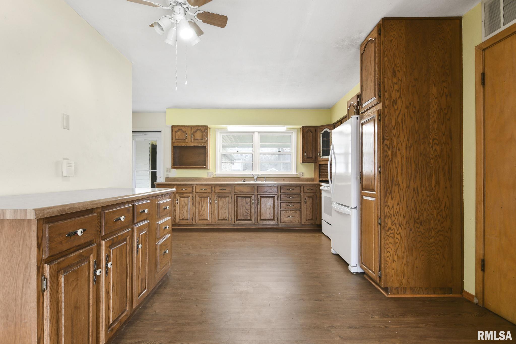 2201 East Sangamon Avenue Springfield, IL 62702 - Photo 8 of 29