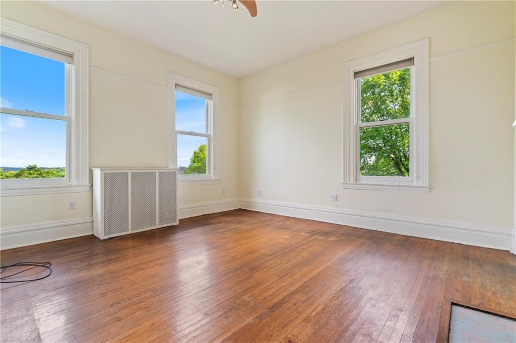 2738 Mt Royal Road Pittsburgh, PA 15217 - Photo 23 of 30