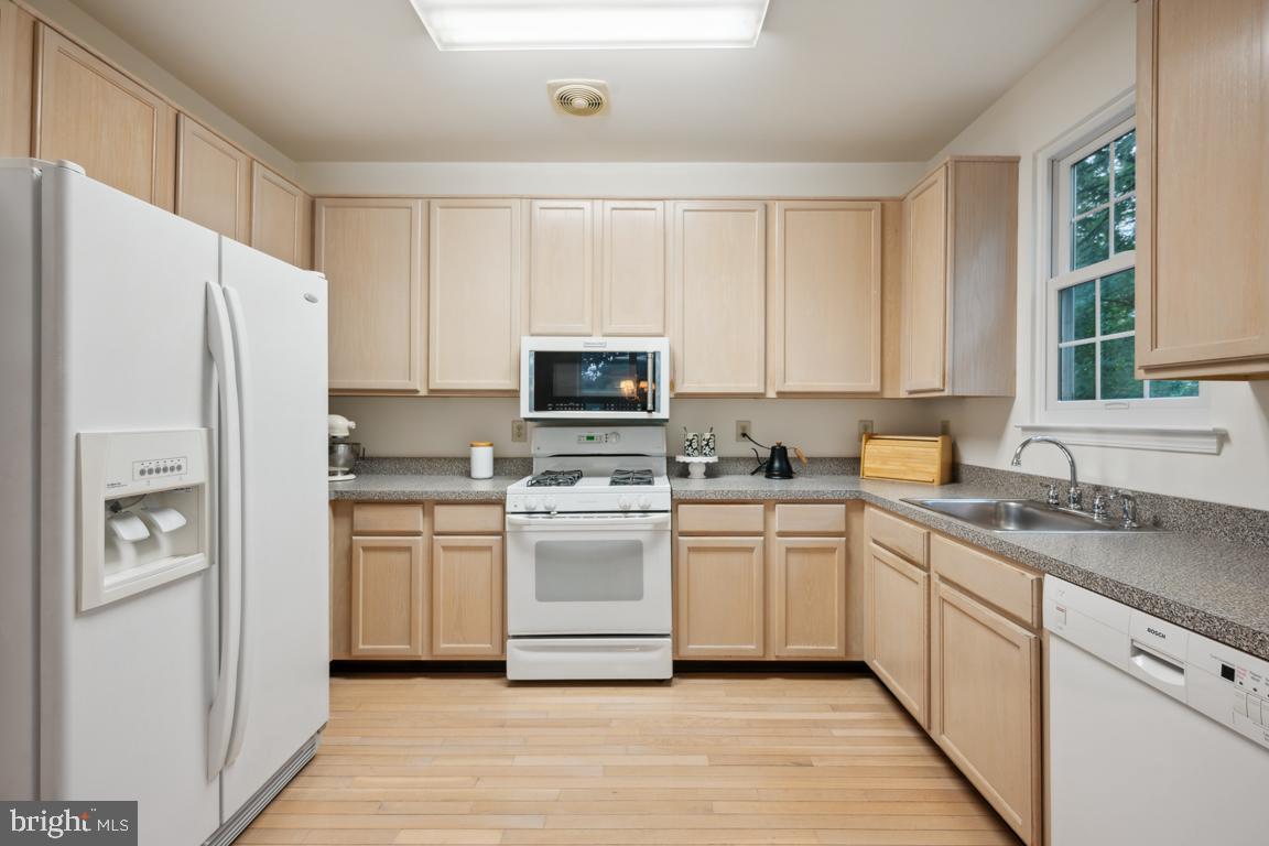 7706 Juniper Lane Palmyra, NJ 08065 - Photo 11 of 24 Tall Cabinets w/ large counter top for prep space