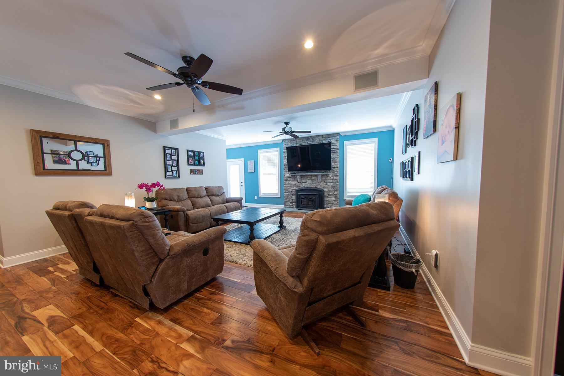219 Old Magothy Bridge Road Pasadena, MD 21122 - Photo 28 of 85 1st floor living room