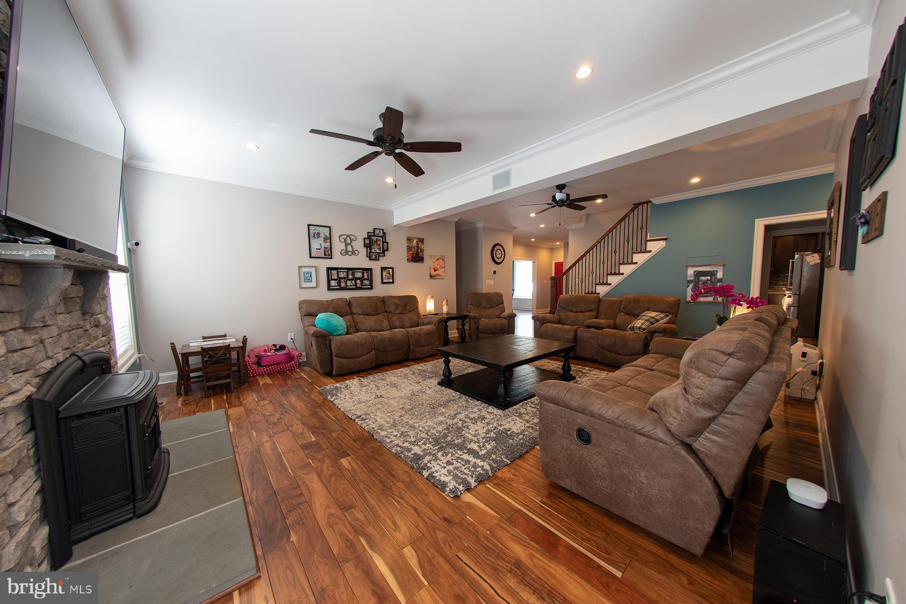 219 Old Magothy Bridge Road Pasadena, MD 21122 - Photo 29 of 85 1st floor living room