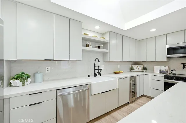 $724,500 | 1462 Merion Way, Unit M2 30K, Seal Beach, CA 90740