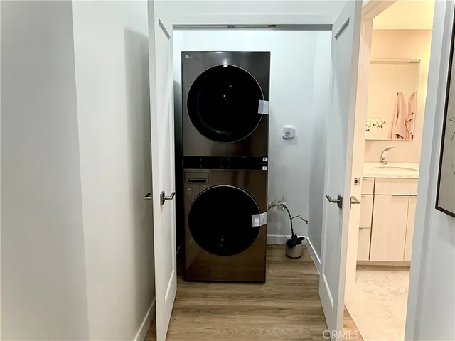 $724,500 | 1462 Merion Way, Unit M2 30K, Seal Beach, CA 90740