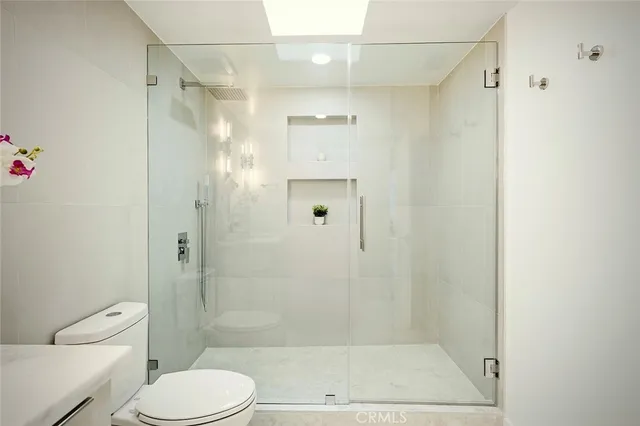 $724,500 | 1462 Merion Way, Unit M2 30K, Seal Beach, CA 90740