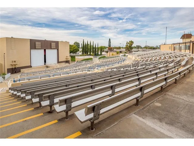 $724,500 | 1462 Merion Way, Unit M2 30K, Seal Beach, CA 90740