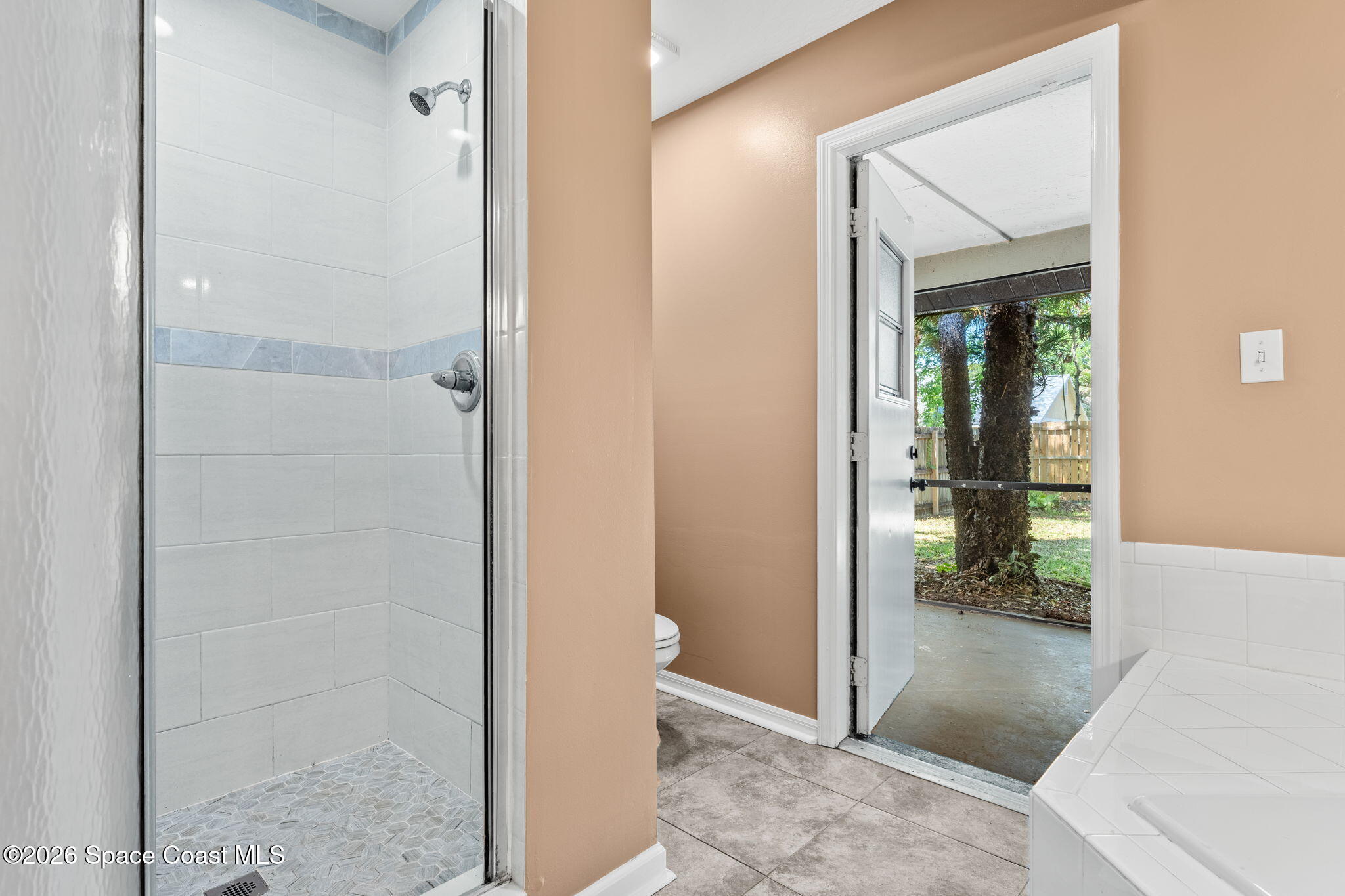 950 Whisperpine Drive Melbourne, FL 32901 - Photo 24 of 51 Primary Bath