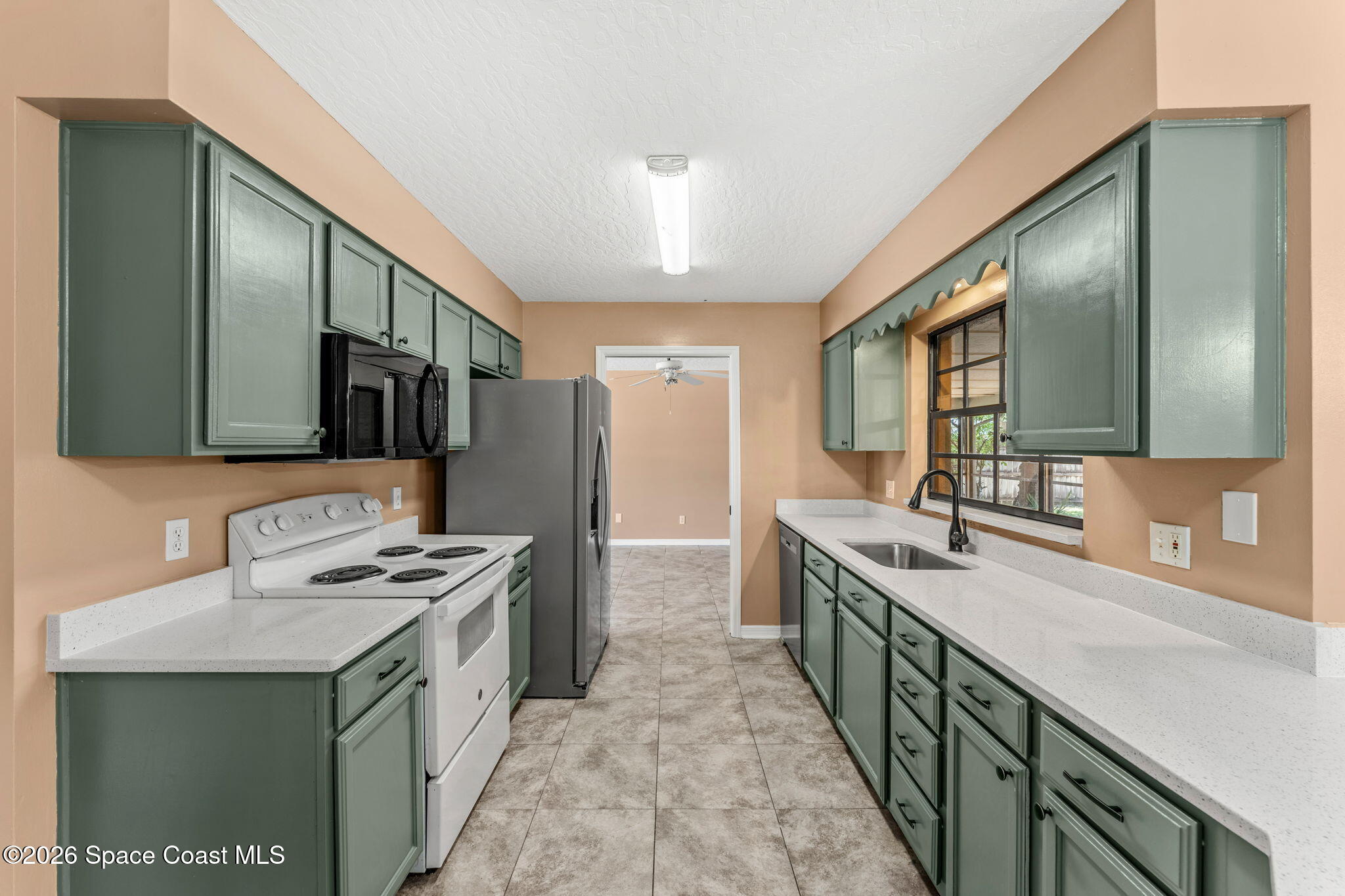 950 Whisperpine Drive Melbourne, FL 32901 - Photo 8 of 51 Kitchen