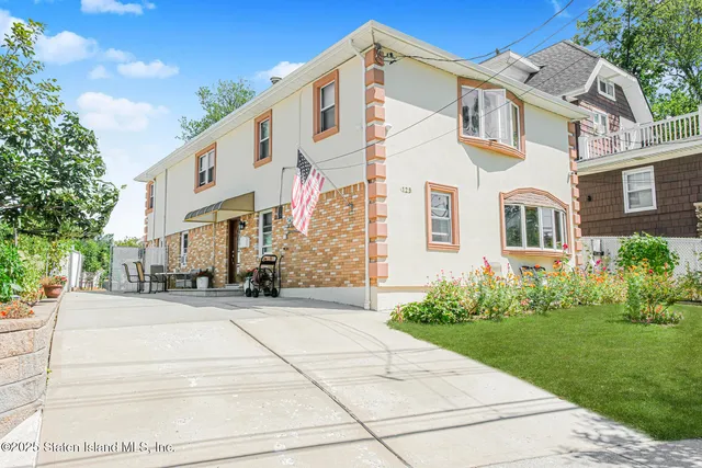 $1,488,888 | 125 Ridgecrest Avenue | Eltingville