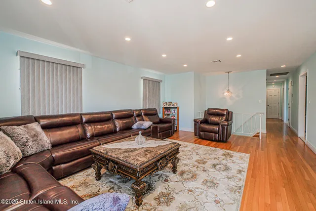 $1,488,888 | 125 Ridgecrest Avenue | Eltingville