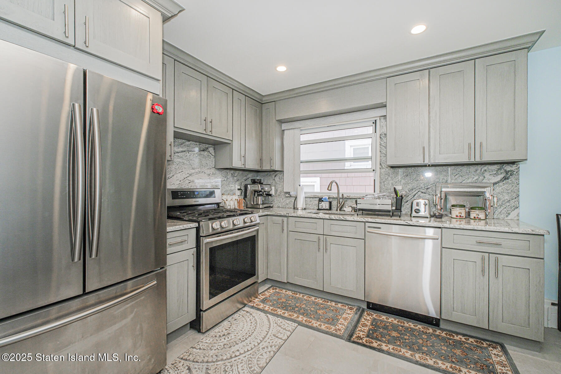 125 Ridgecrest Avenue Staten Island, NY 10312 - Photo 5 of 24 Photo Aug 26 2025, 11 51 59 PM