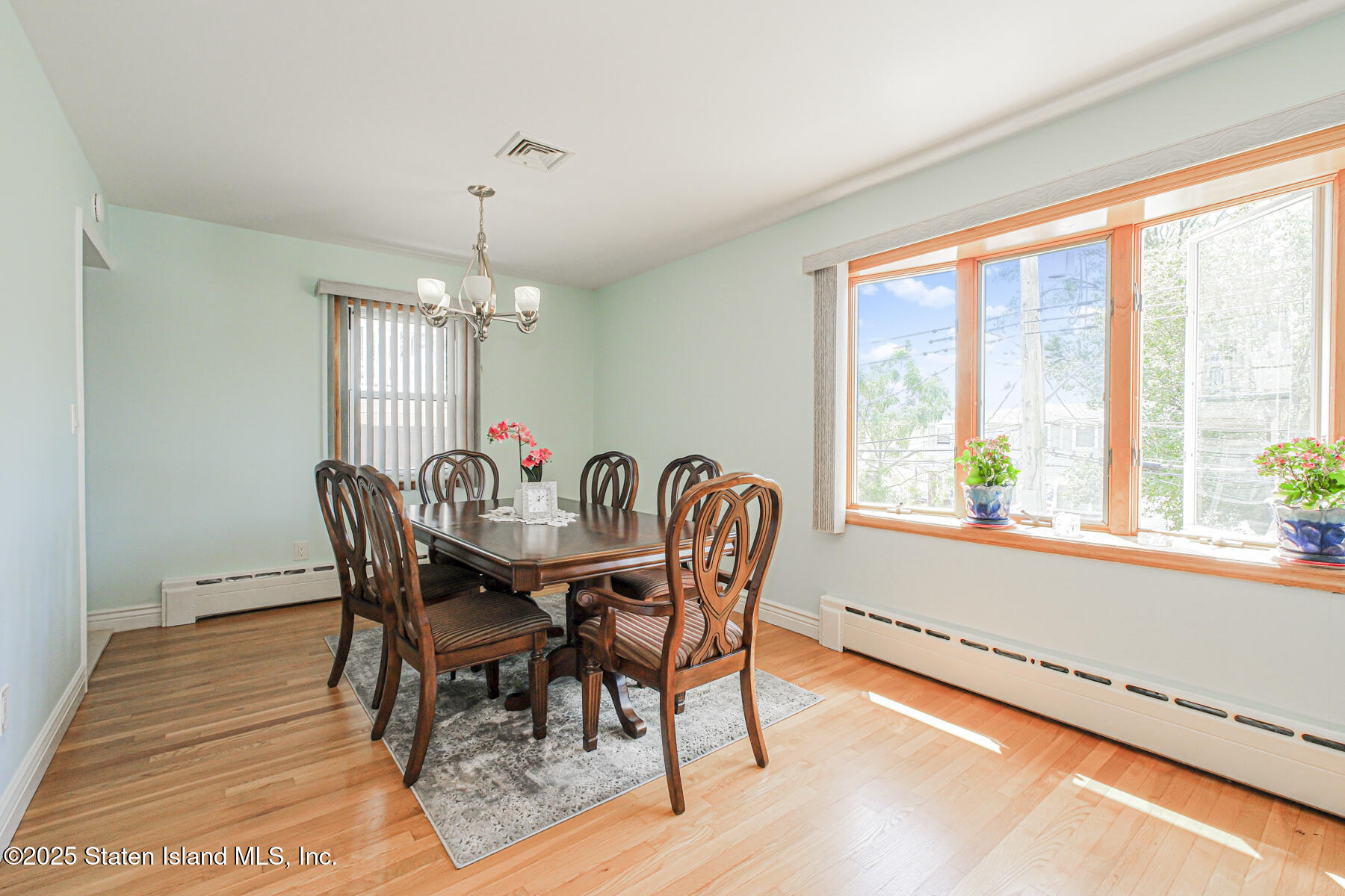 125 Ridgecrest Avenue Staten Island, NY 10312 - Photo 7 of 24 Photo Aug 26 2025, 11 48 58 PM