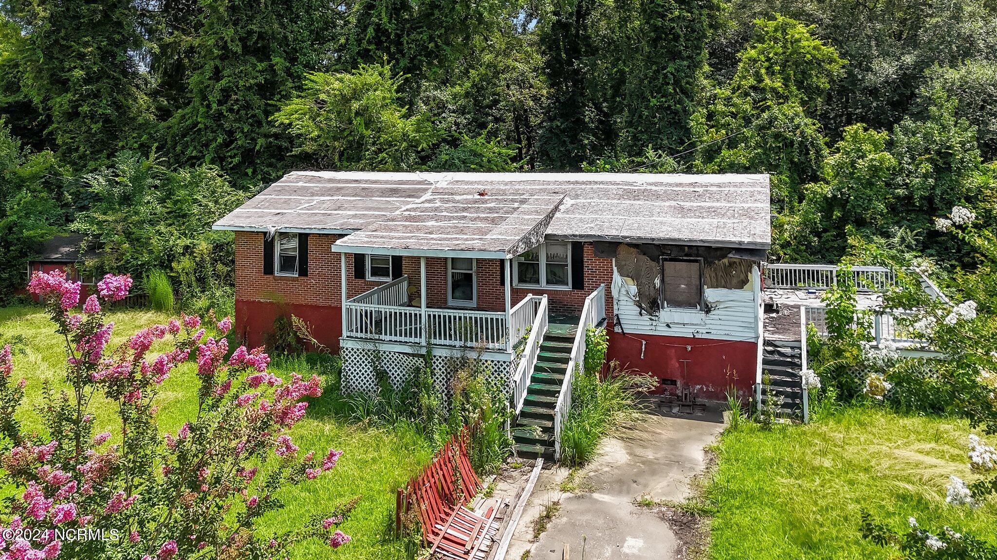 505 Washington Street Windsor, NC 27983 - Photo 3 of 43 43-web-or-mls-DJI_20240731132011_0812_D