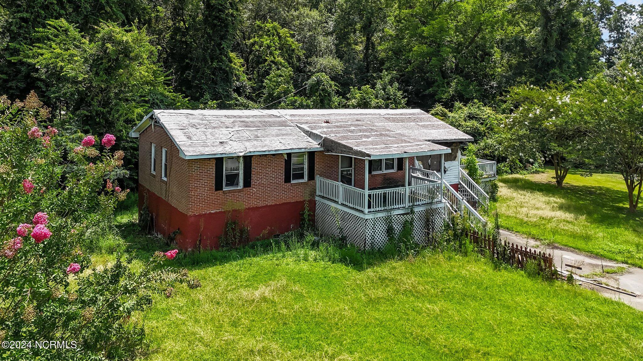 505 Washington Street Windsor, NC 27983 - Photo 6 of 43 40-web-or-mls-DJI_20240731131949_0809_D