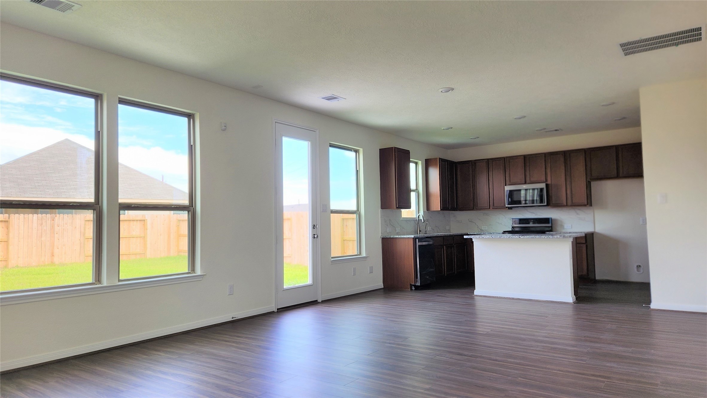 1235 Bryman Drive Rosharon, TX 77583 - Photo 2 of 16