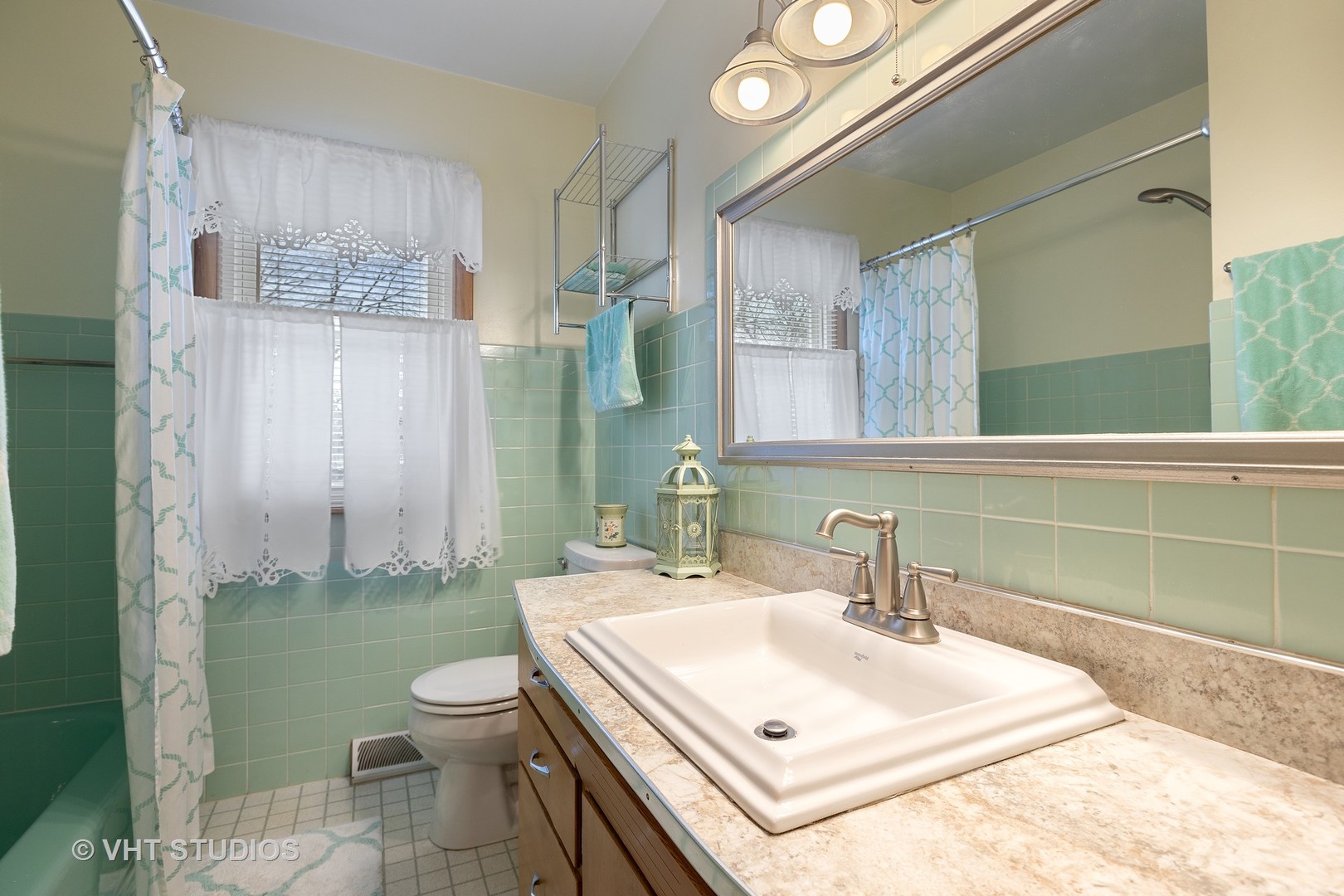 1650 Pine Bluff Road Morris, IL 60450 - Photo 7 of 11 a bathroom with a sink a toilet and shower