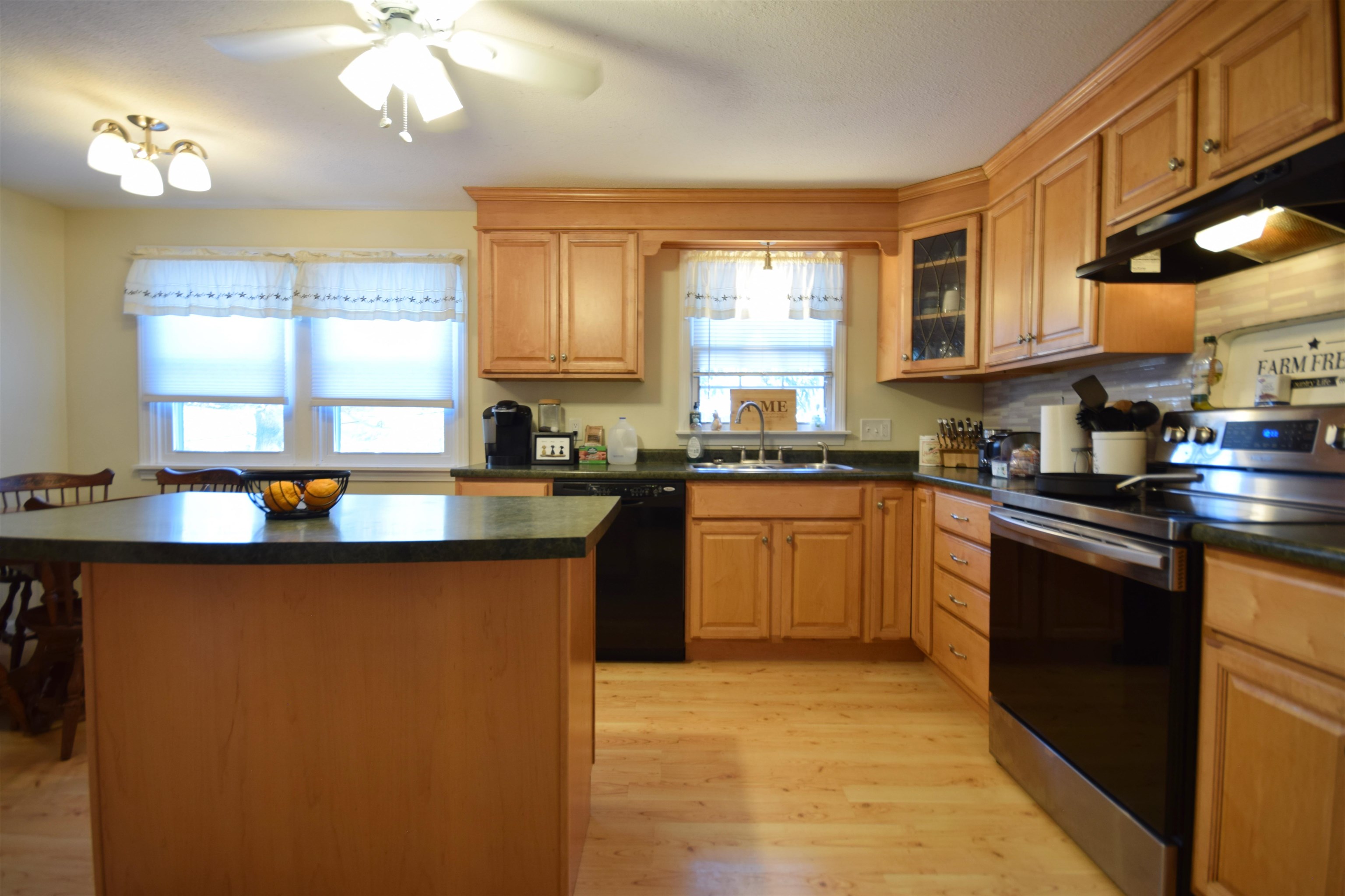 28 Giorgetti Boulevard Rutland, VT 05701 - Photo 8 of 21