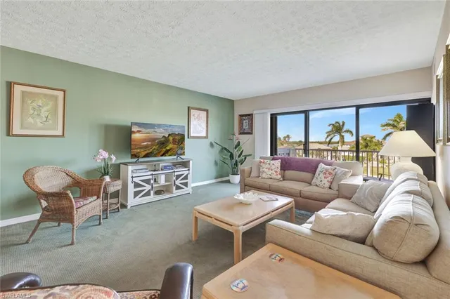 $399,900 | 60 West Pelican Street, Unit 401, Naples, FL 34113