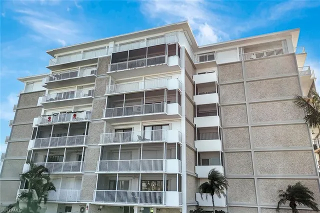$399,900 | 60 West Pelican Street, Unit 401, Naples, FL 34113