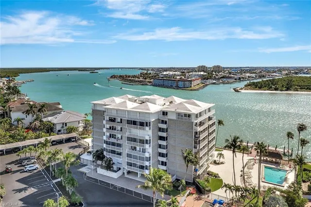 $399,900 | 60 West Pelican Street, Unit 401, Naples, FL 34113