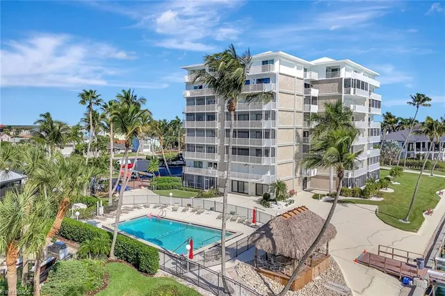 $399,900 | 60 West Pelican Street, Unit 401, Naples, FL 34113